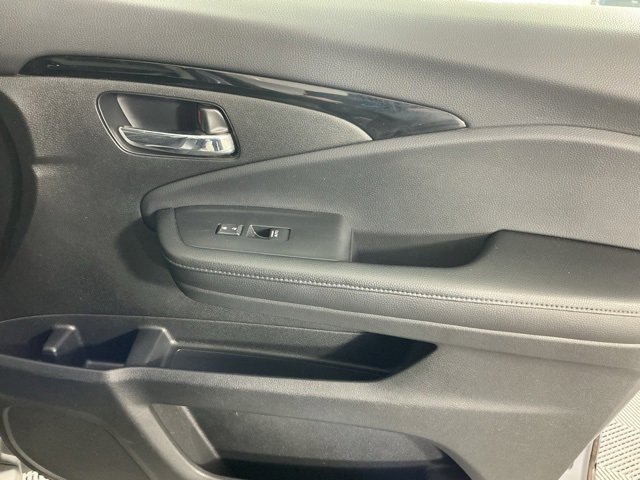 Used 2017 Honda Pilot Elite image 13