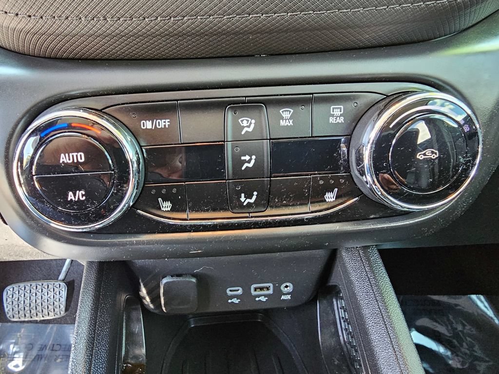 Used 2021 Chevrolet TrailBlazer LT w/ Premium Seating Package FWD image 29