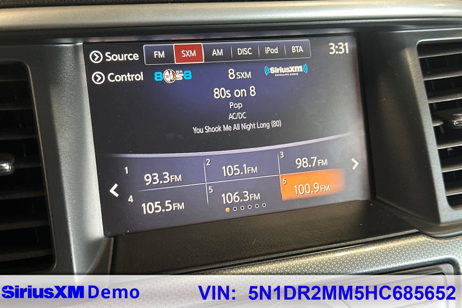 Used 2017 Nissan Pathfinder SL AWD/4WD image 29