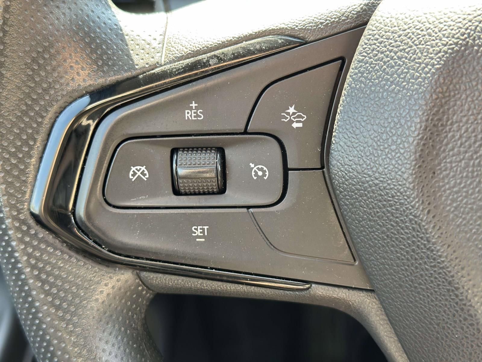 Used 2023 Chevrolet Bolt EUV LT w/ Driver Confidence Package FWD image 14