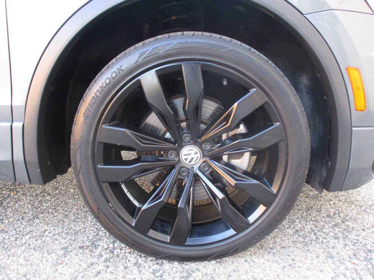 Used 2021 Volkswagen Tiguan SE R-Line image 36
