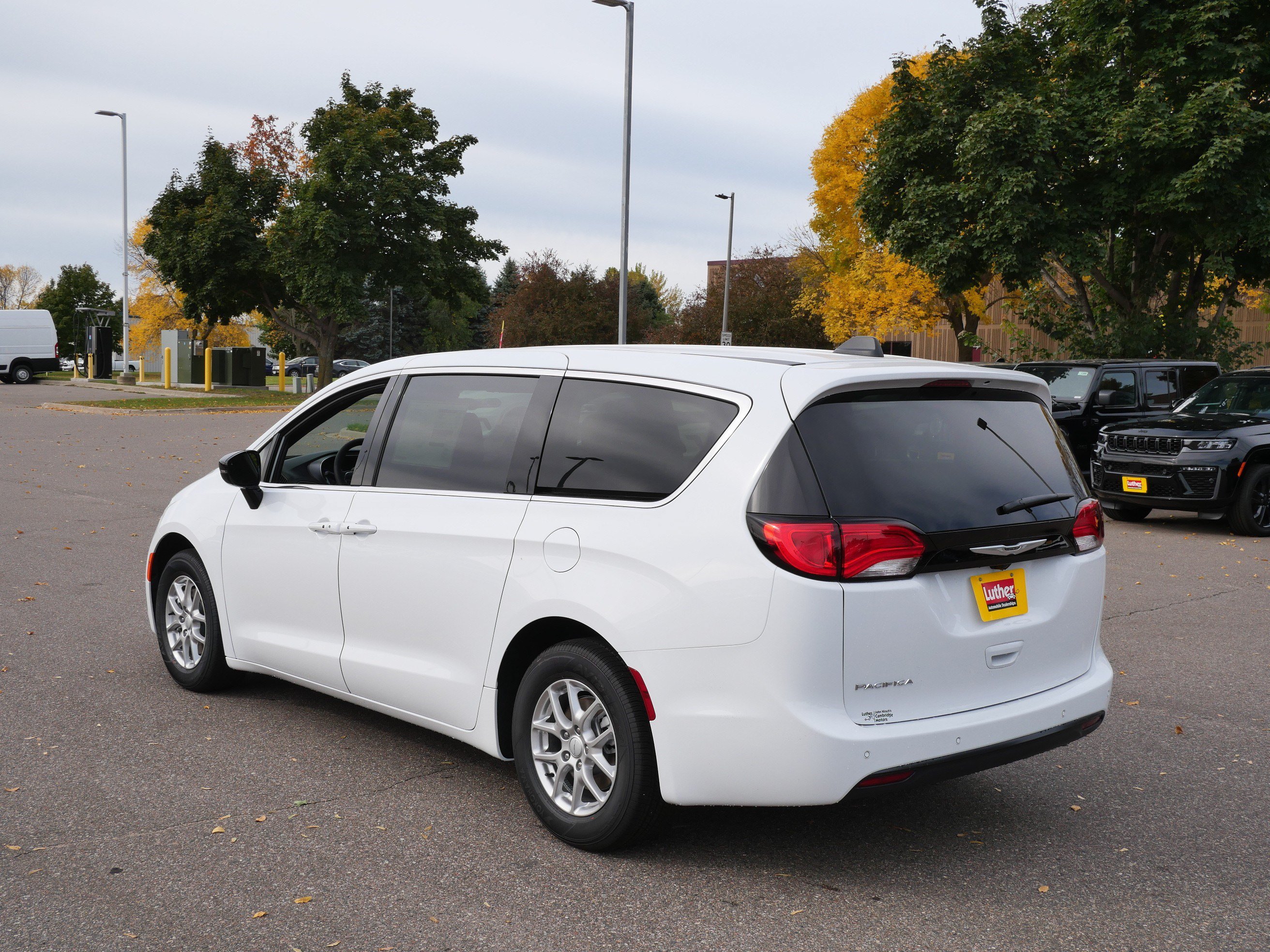New 2027 Chrysler Pacifica LX FWD image 3
