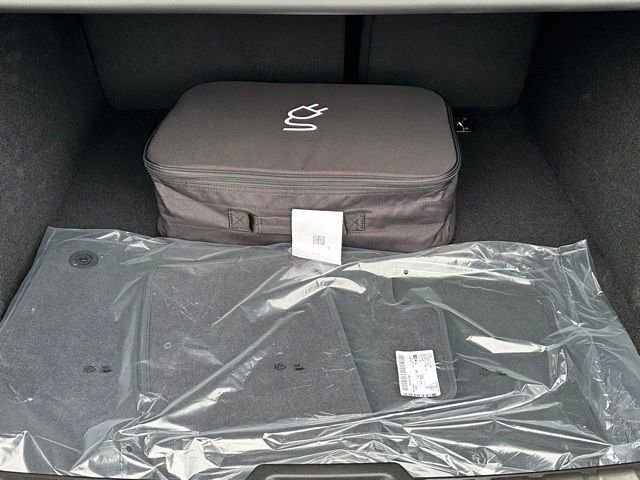 New 2024 Porsche Taycan Turbo S image 18