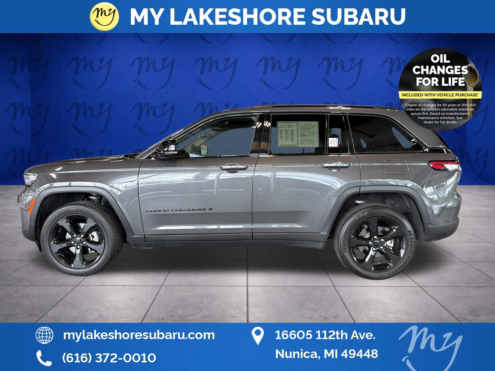 Used 2025 Jeep Grand Cherokee Altitude AWD/4WD image 4