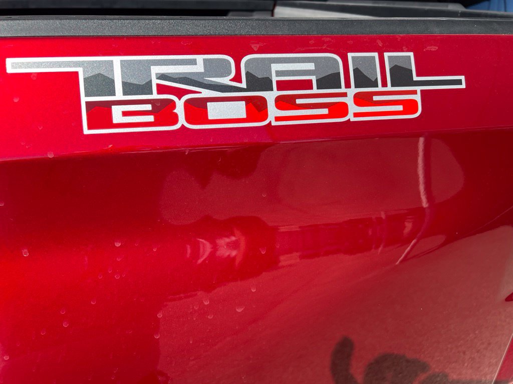 Used 2024 Chevrolet Silverado 1500 LT Trail Boss w/ LT Trail Boss Premium Package AWD/4WD image 7