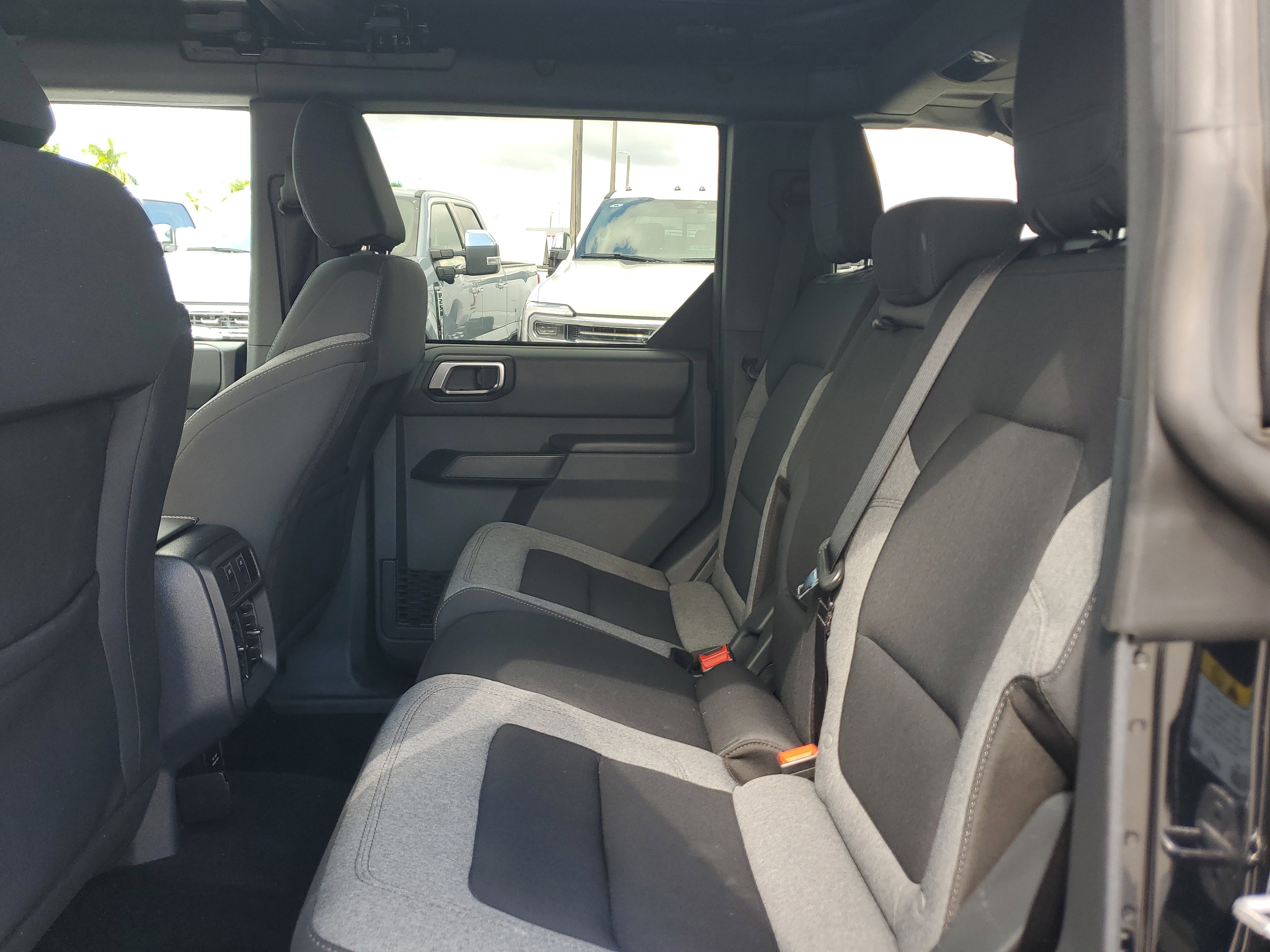 Used 2025 Ford Bronco Big Bend image 13