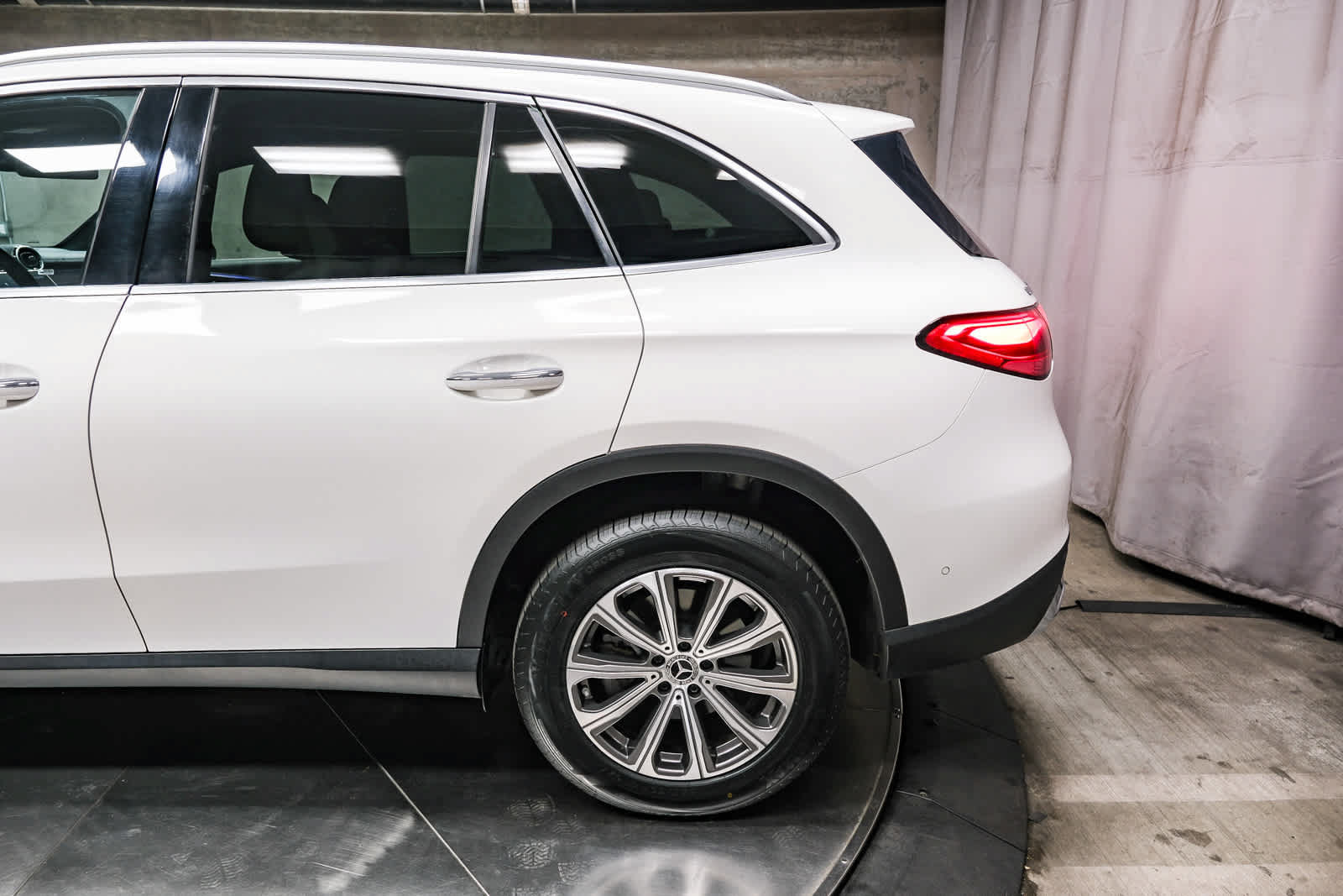 Used 2023 Mercedes-Benz GLC 300 image 8