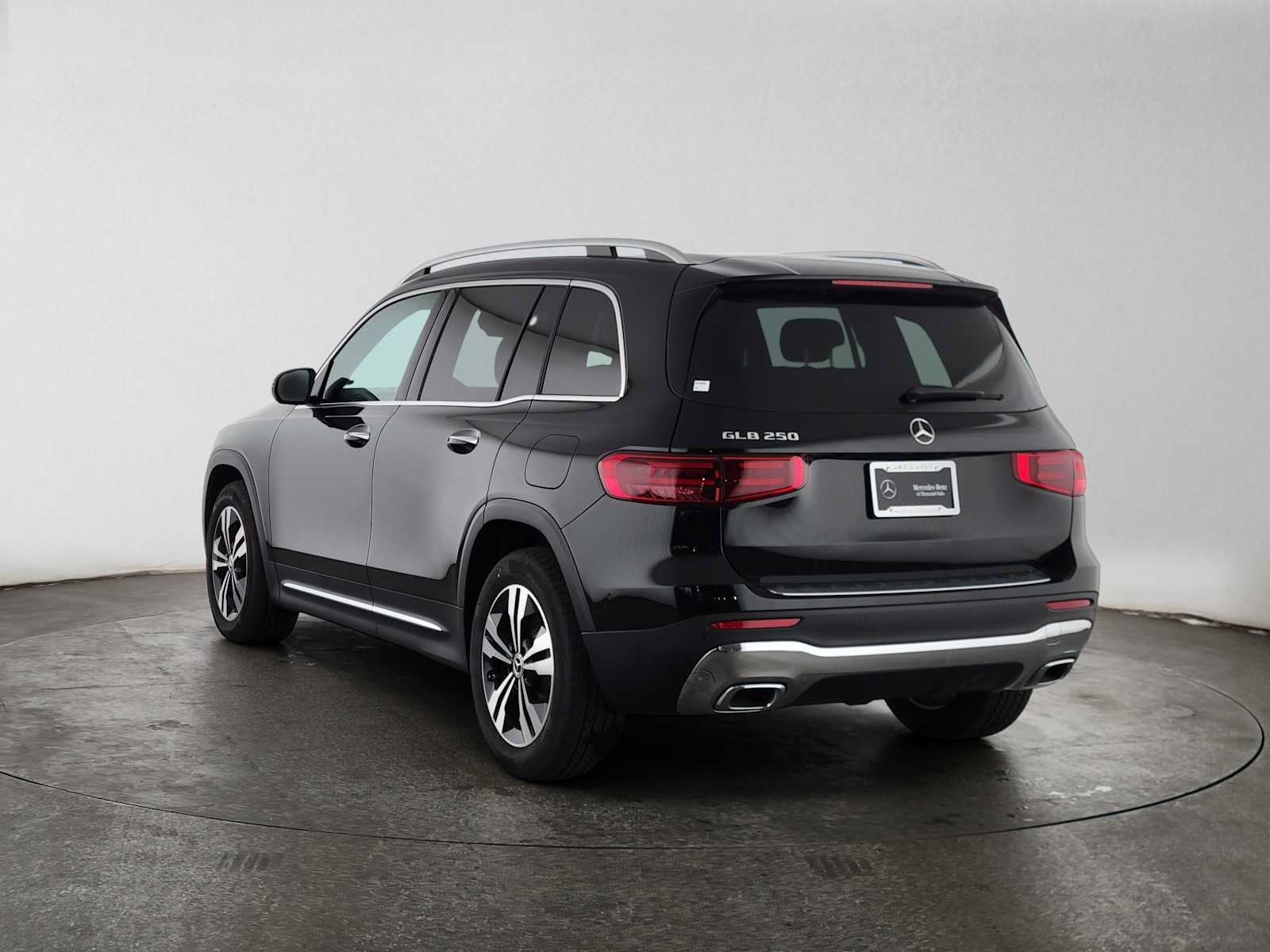 New 2026 Mercedes-Benz GLB 250 image 5