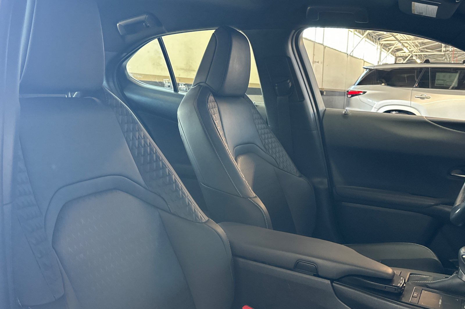 Used 2022 Lexus UX 200 w/ Accessory Package (Z2) FWD image 32