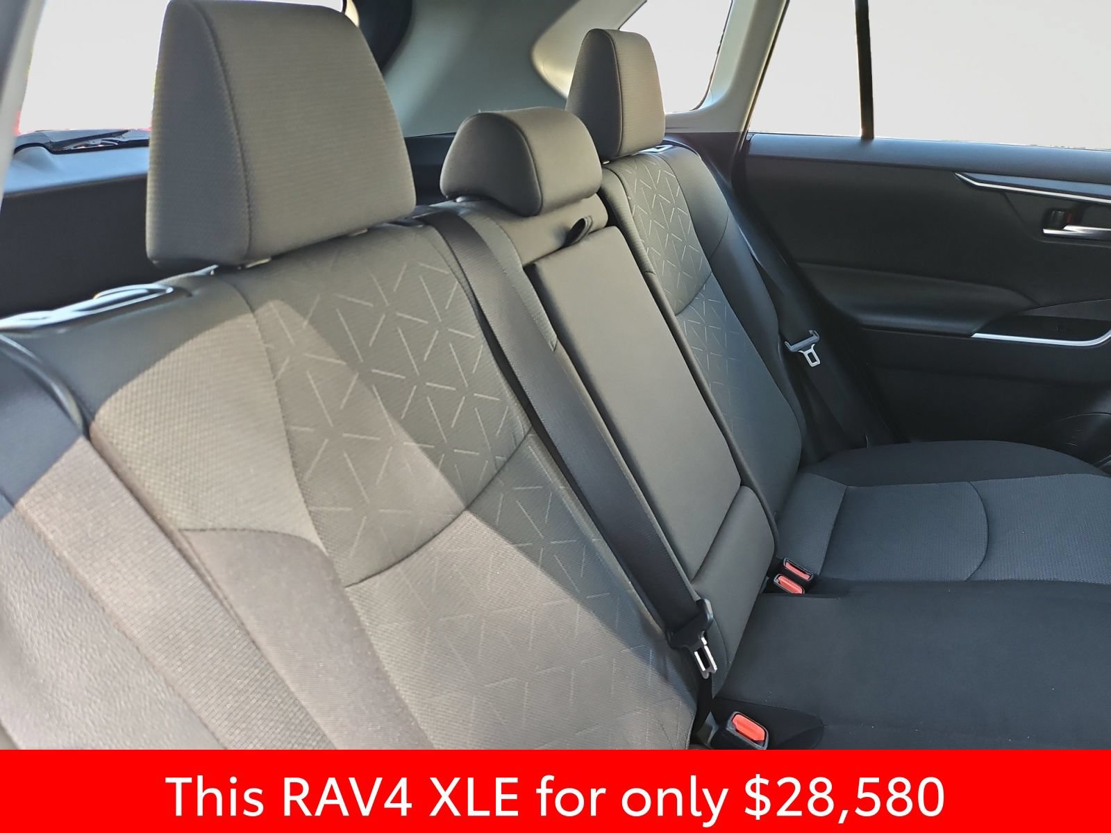 Used 2024 Toyota RAV4 XLE FWD image 45
