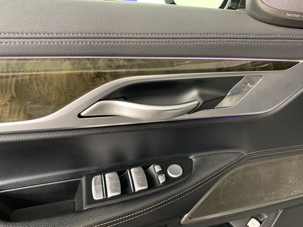 Used 2020 BMW 740i RWD image 14