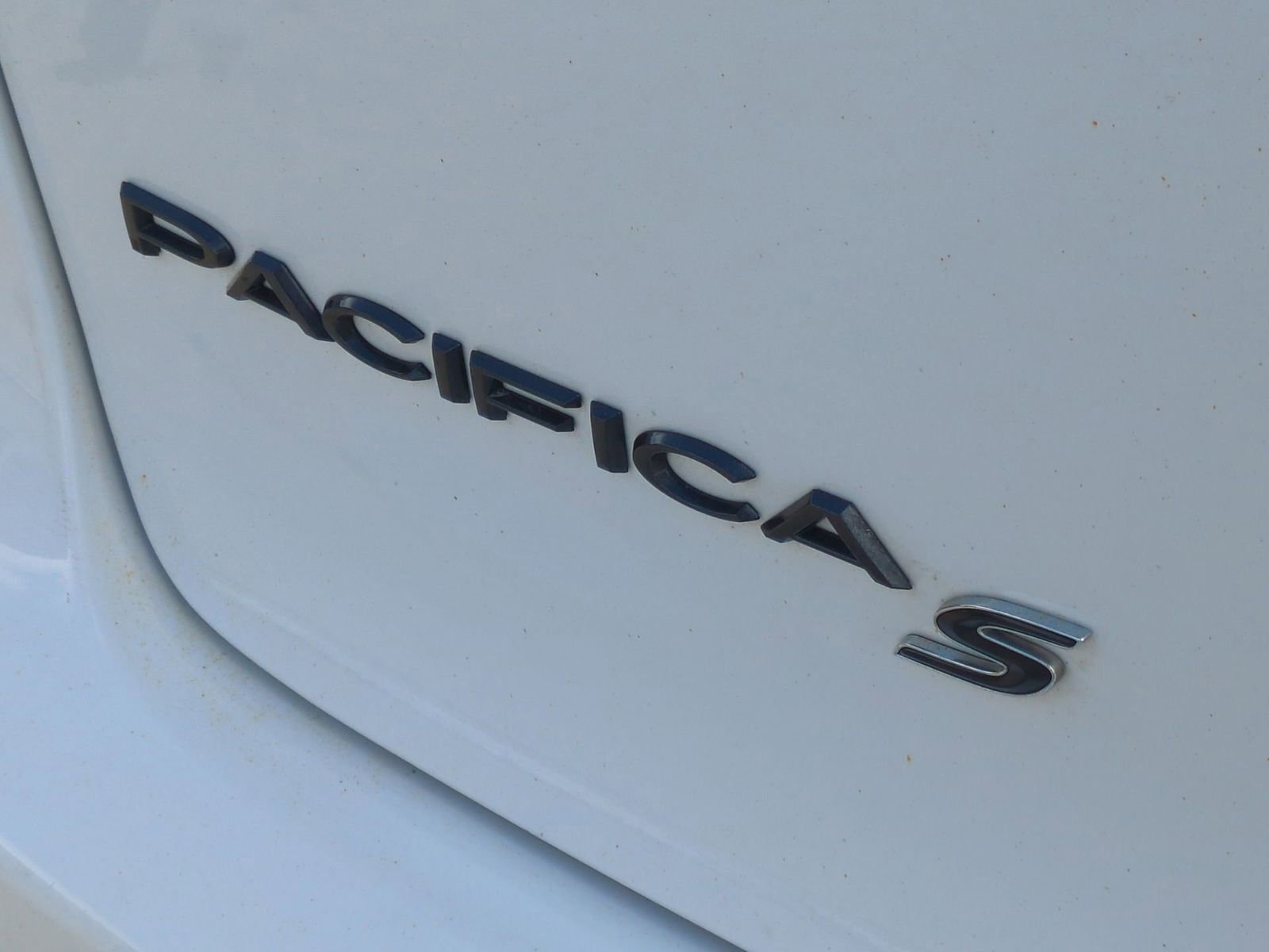 Used 2019 Chrysler Pacifica Limited w/ S Appearance Package image 15