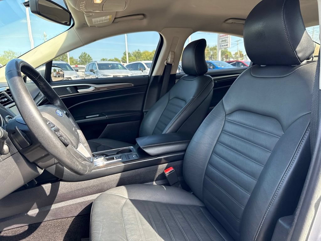 Used 2018 Ford Fusion SE w/ Fusion SE Technology Package FWD image 48