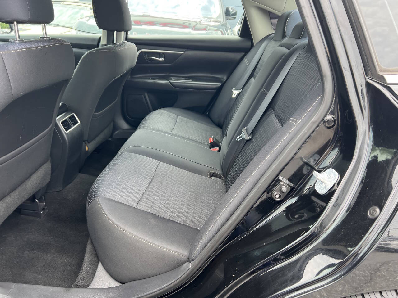 Used 2016 Nissan Altima 2.5 SV w/ Convenience Package FWD image 9