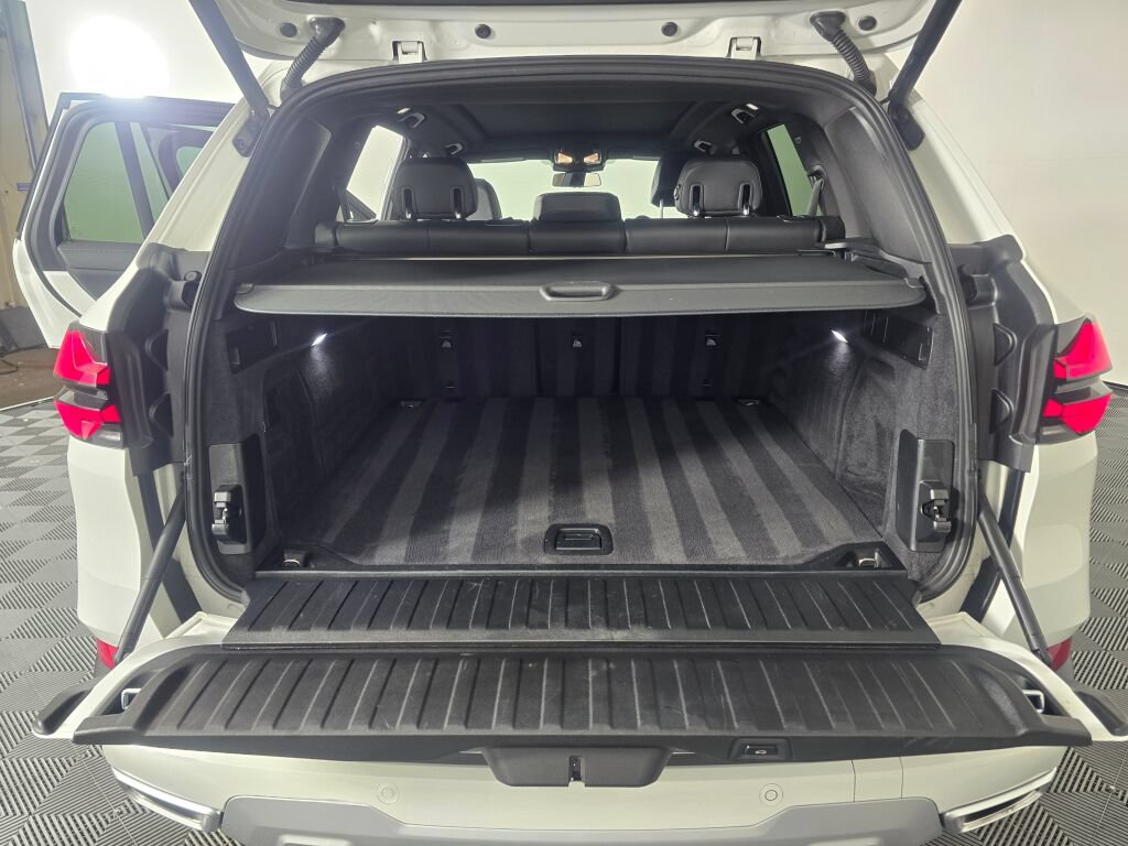 Used 2026 BMW X5 xDrive40i AWD/4WD image 18