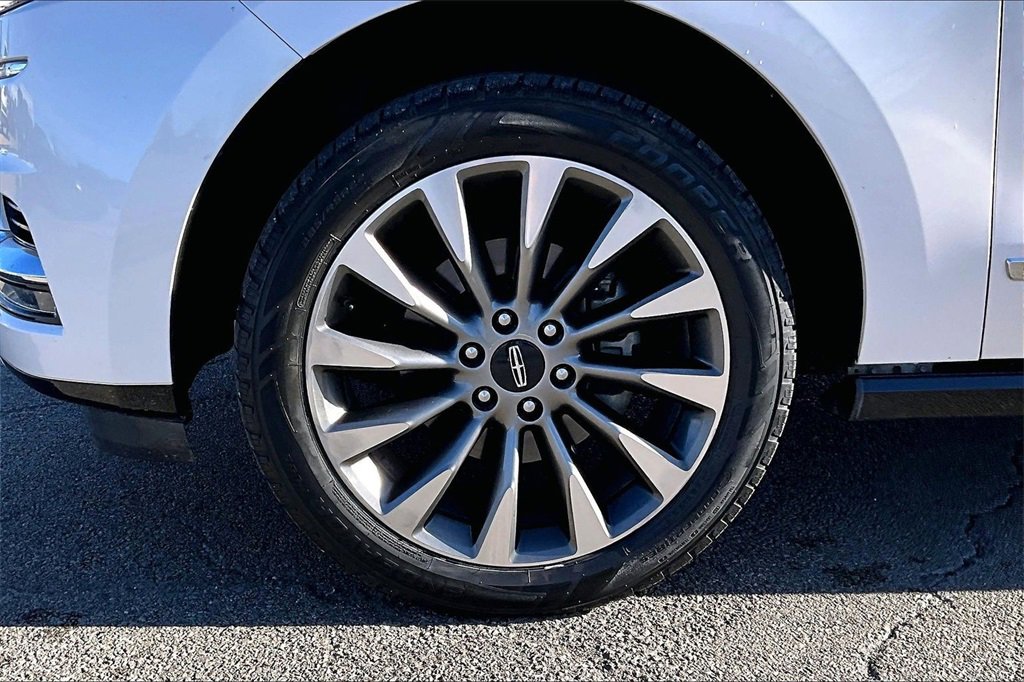 Used 2019 Lincoln Navigator Select image 8
