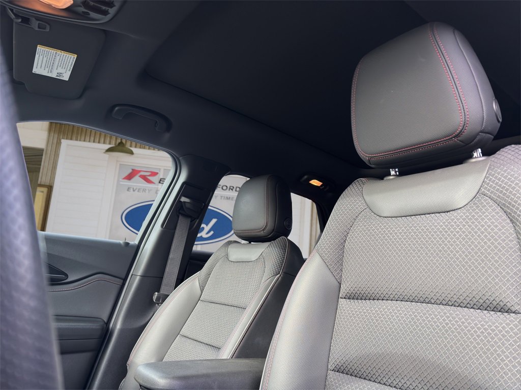 Used 2022 Chevrolet TrailBlazer RS w/ Sun and Liftgate Package image 13