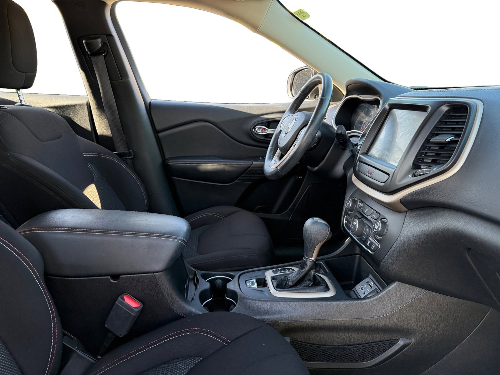 Used 2017 Jeep Cherokee 75th Anniversary image 14