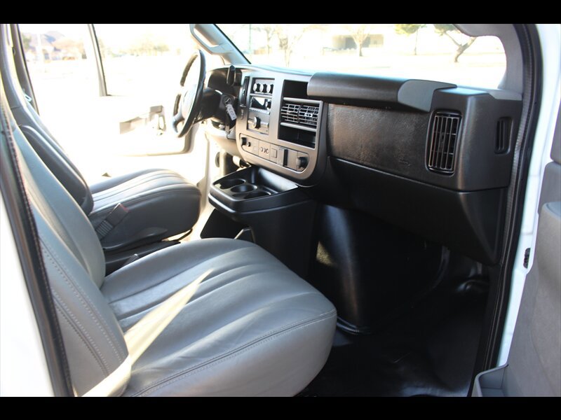 Used 2020 Chevrolet Express 3500 LS RWD image 26
