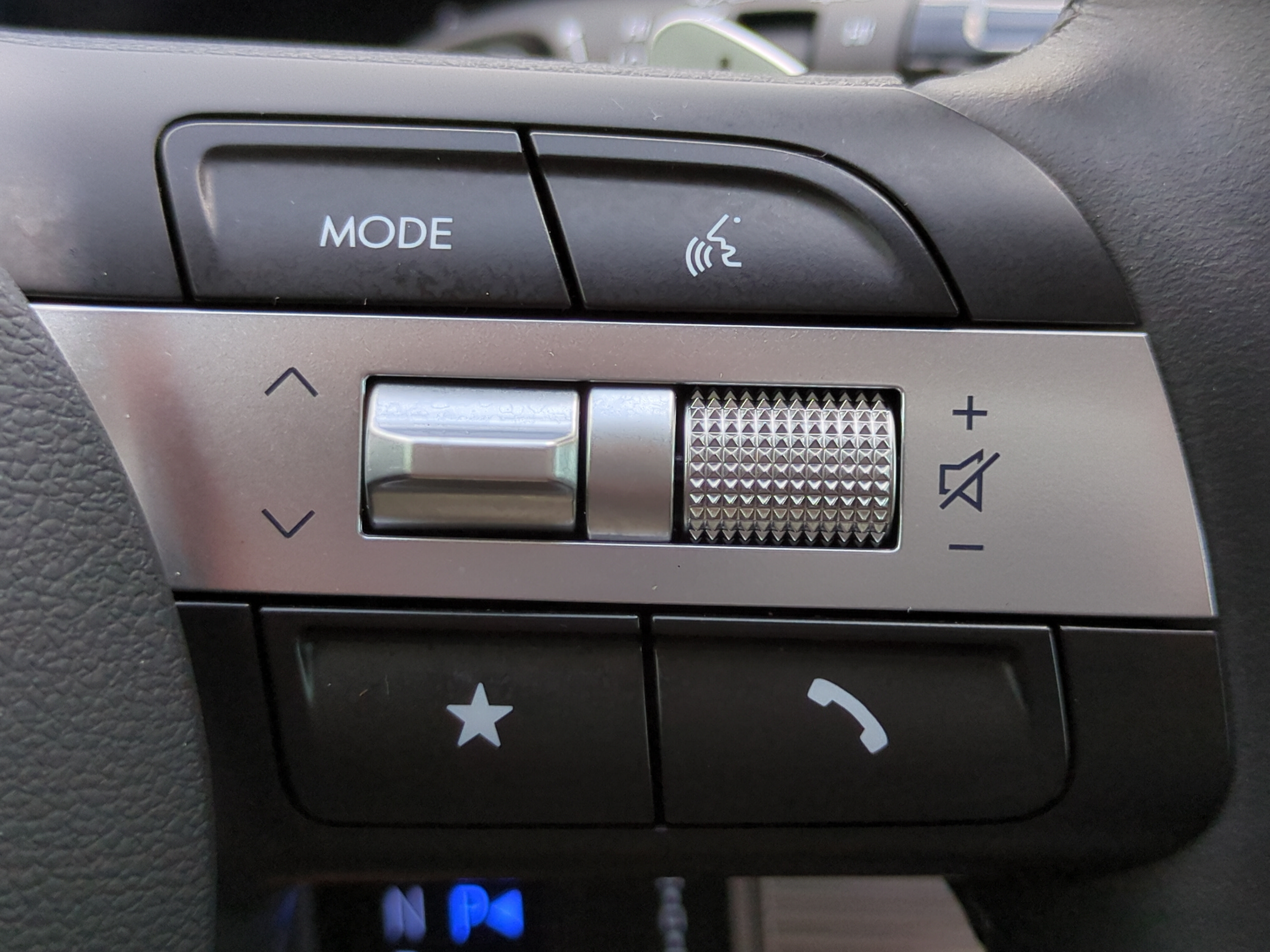 Certified 2025 Hyundai Tucson Limited FWD image 23