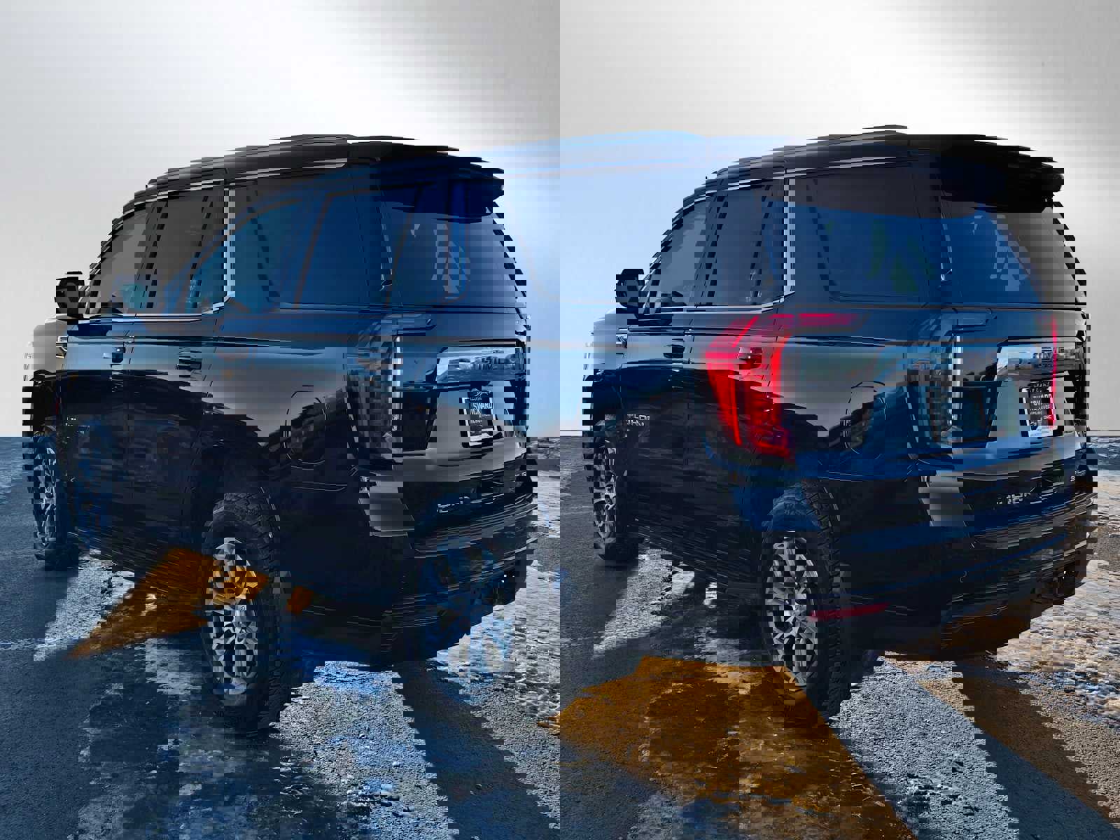 Used 2022 GMC Yukon SLE w/ Max Trailering Package image 5