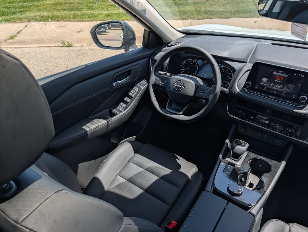 New 2026 Nissan Rogue Dark Armor AWD/4WD image 9