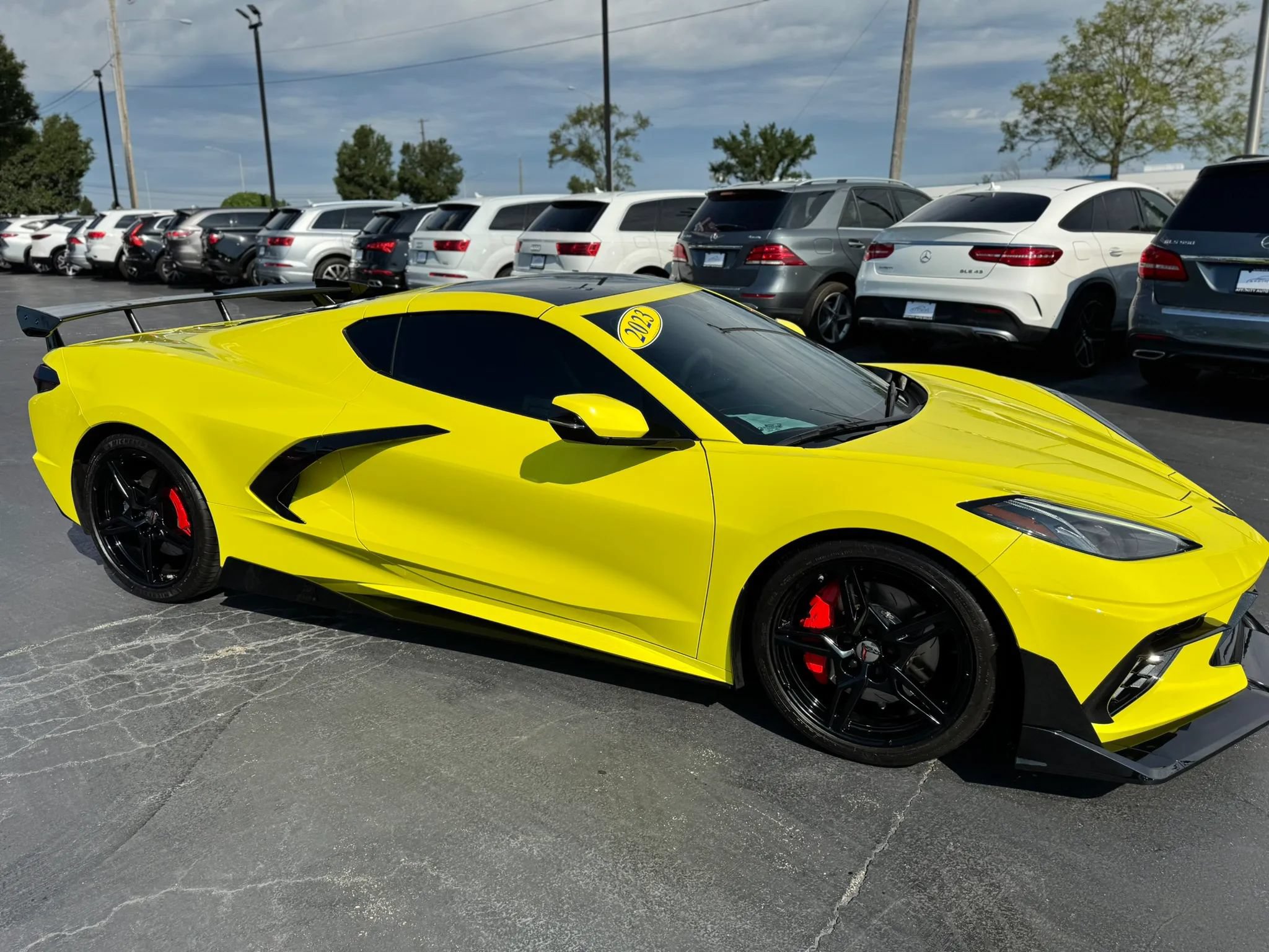 Used 2023 Chevrolet Corvette Stingray Coupe w/ Z51 Performance Package RWD image 8