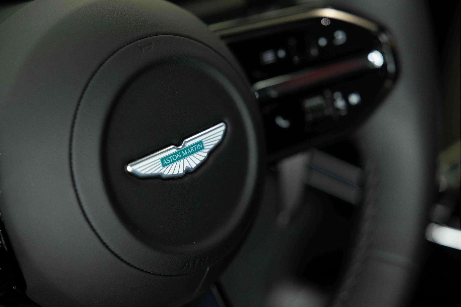 New 2025 Aston Martin V8 Vantage Coupe image 27