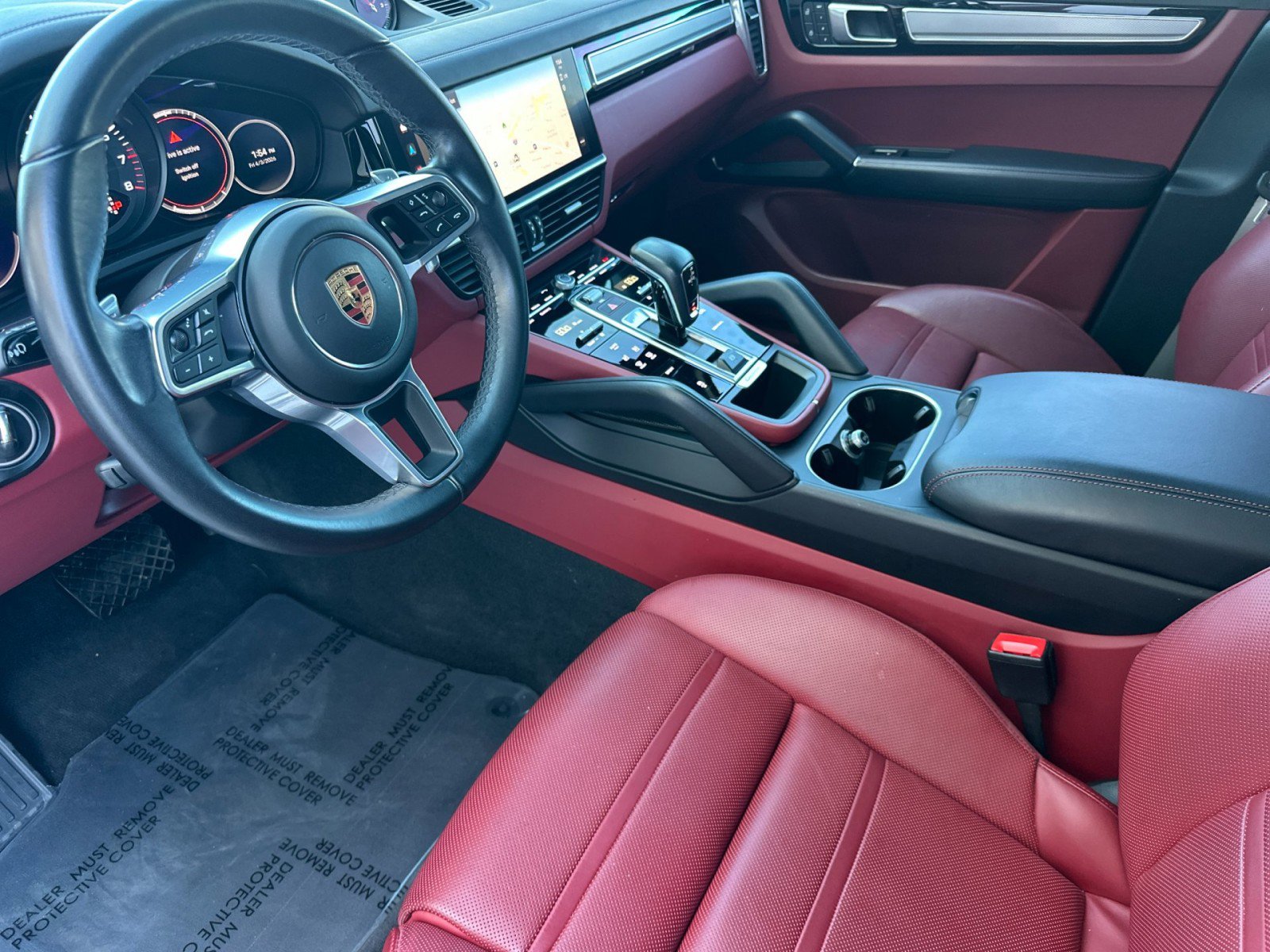Certified 2022 Porsche Cayenne Platinum Edition image 4