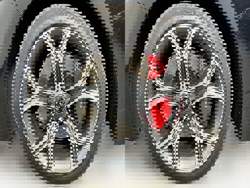 Used 2018 Kia Stinger GT1 image 8