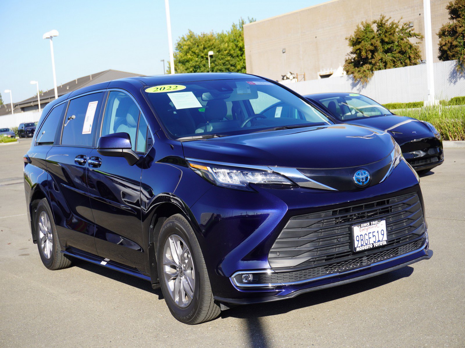Used 2022 Toyota Sienna XLE