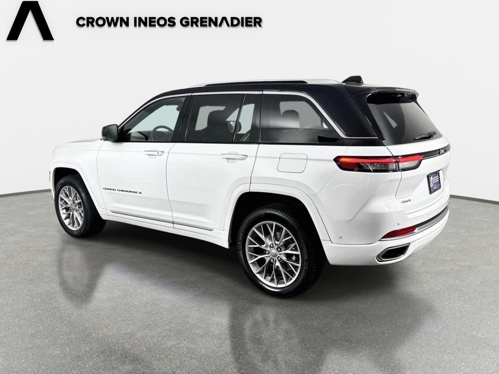 Used 2022 Jeep Grand Cherokee Summit w/ Adv Protech Group IV AWD/4WD image 7