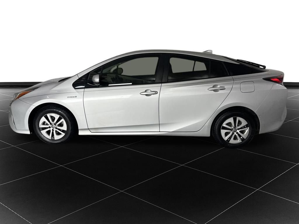 Used 2017 Toyota Prius Two w/ Prius Two Safety Plus Package FWD image 2