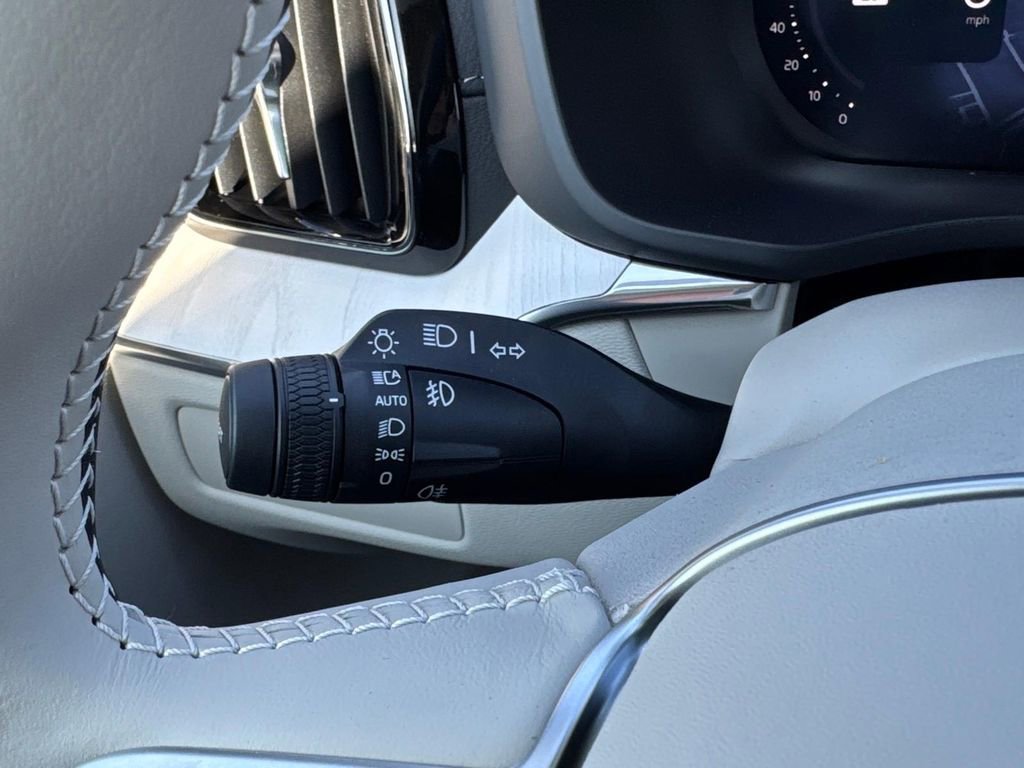 New 2026 Volvo XC60 B5 Ultra w/ Climate Package AWD/4WD image 19