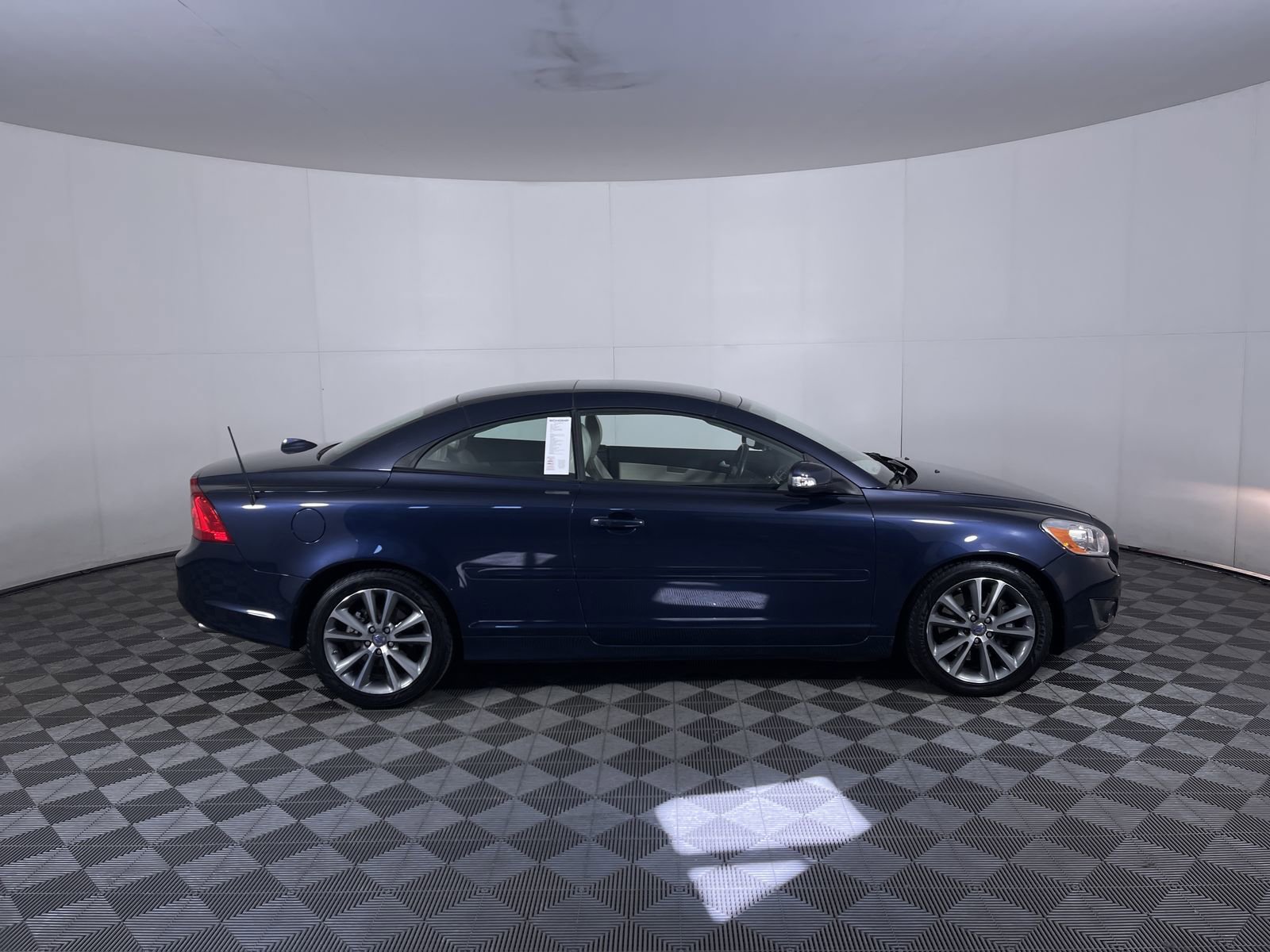 Used 2013 Volvo C70 T5 w/ Climate Pkg FWD image 10