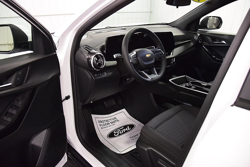 New 2027 Chevrolet Equinox LT AWD/4WD image 13