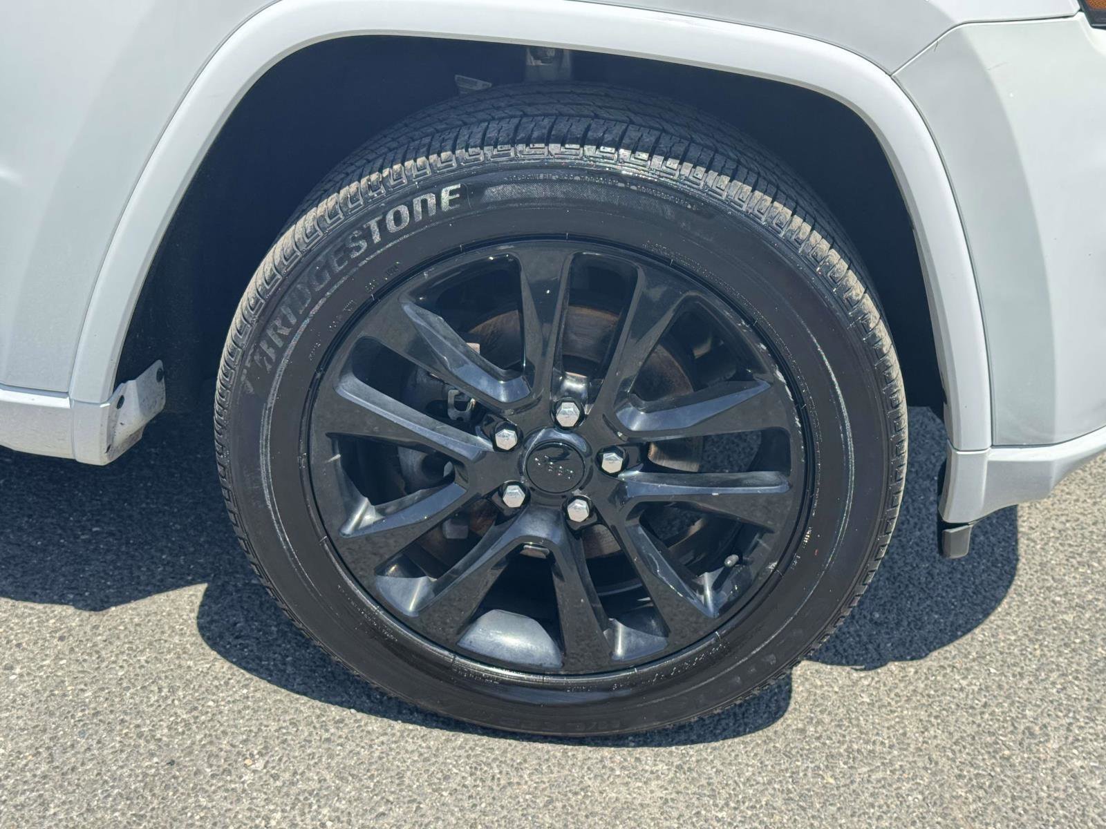 Used 2018 Jeep Grand Cherokee Altitude AWD/4WD image 9