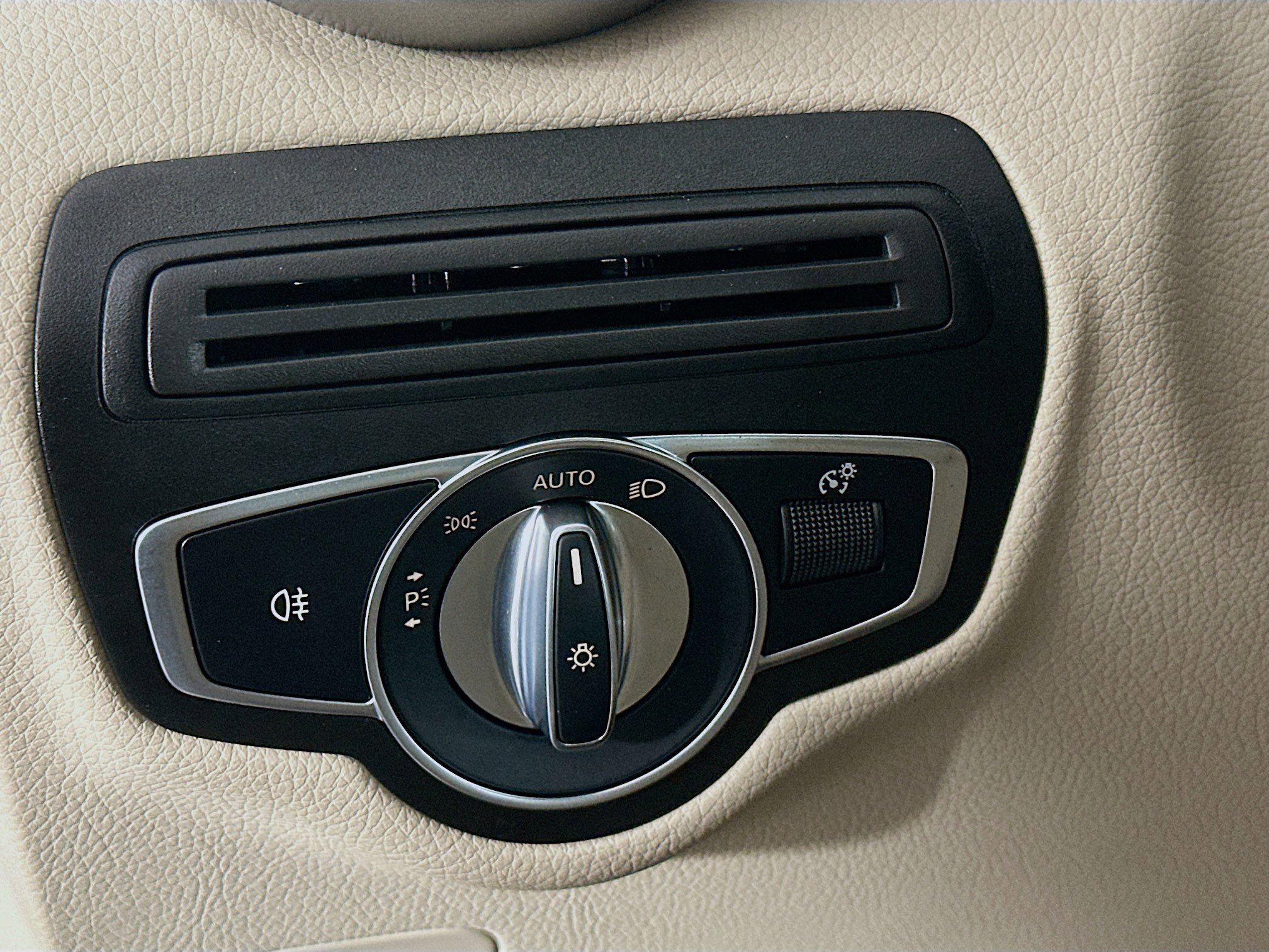 Used 2022 Mercedes-Benz GLC 300 GLC 300 image 17