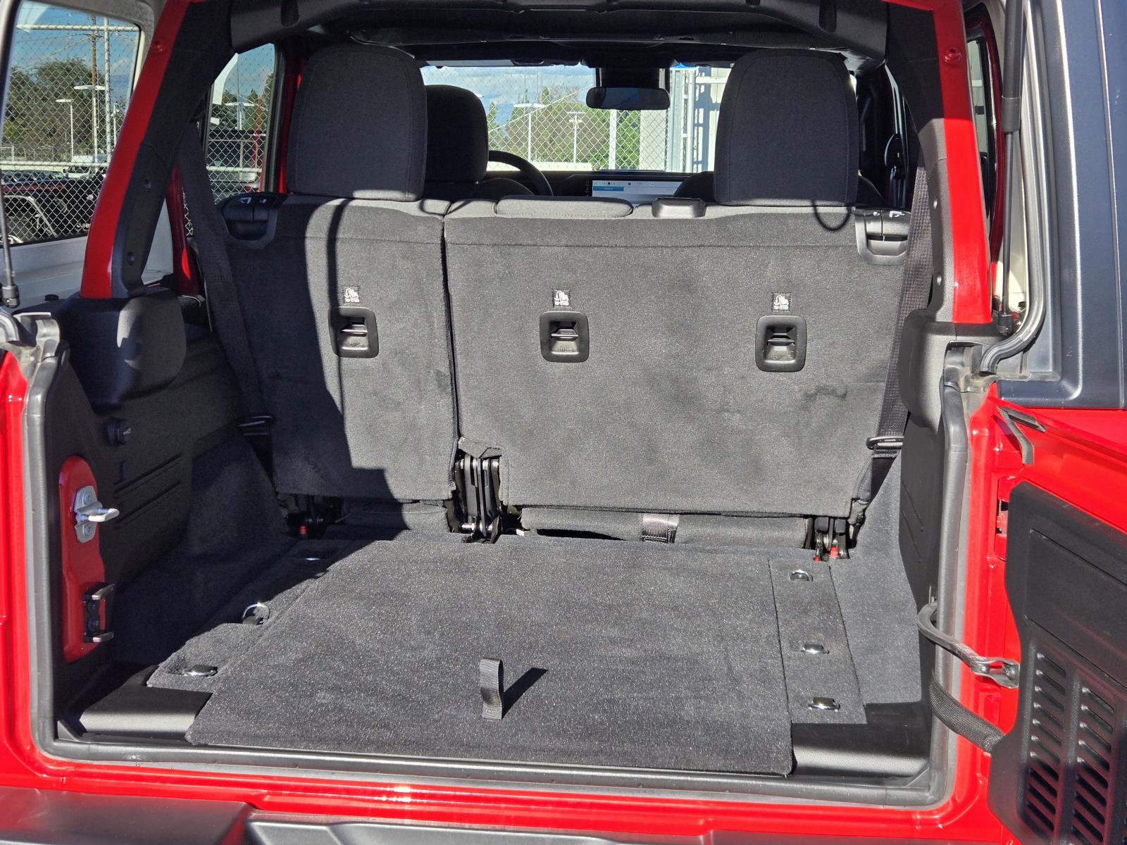 Used 2024 Jeep Wrangler Unlimited Sport image 29