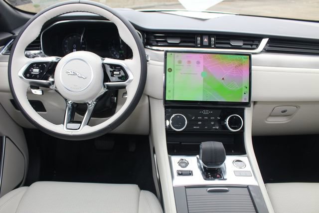 New 2026 Jaguar F-PACE R-Dynamic S image 4