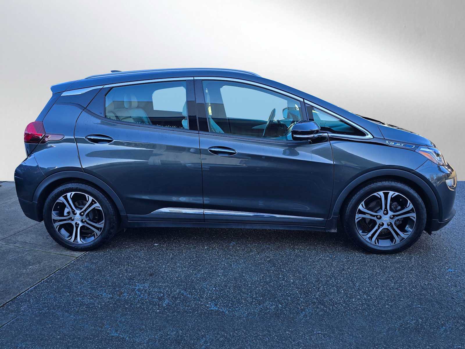 Used 2017 Chevrolet Bolt Premier w/ Driver Confidence II Package image 2