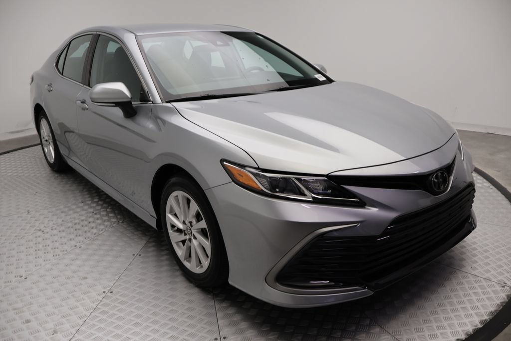 Used 2024 Toyota Camry LE FWD image 6