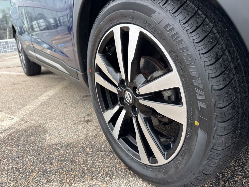 Used 2019 Nissan Kicks SR image 8