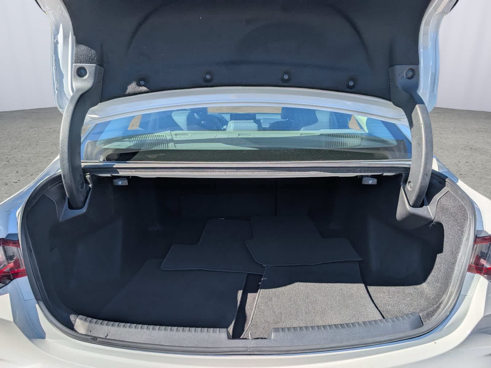 Used 2023 Acura TLX w/ Technology Package FWD image 12