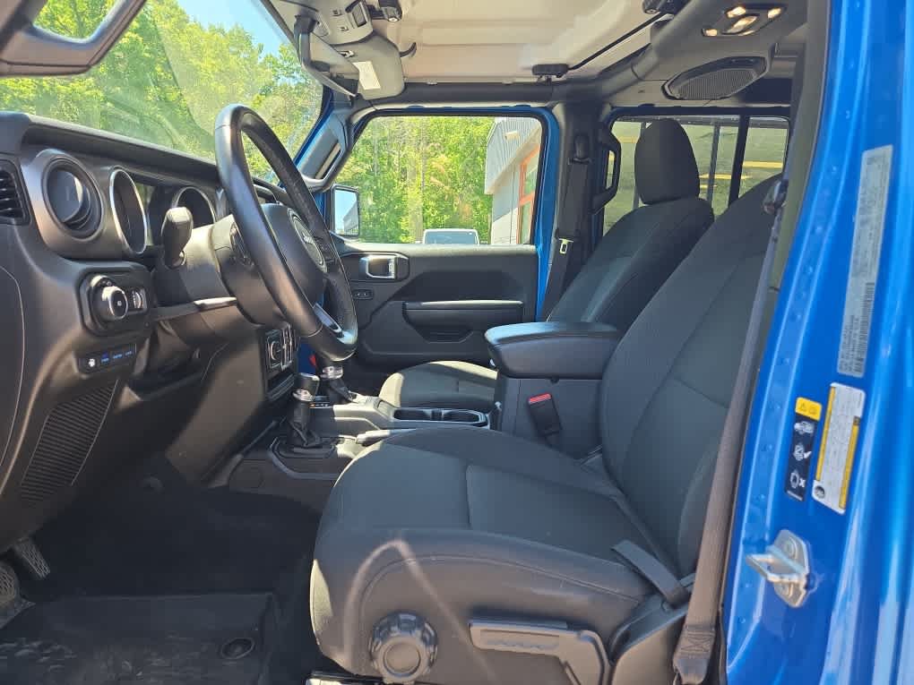 Used 2023 Jeep Wrangler Unlimited w/ Cold Weather Group AWD/4WD image 18