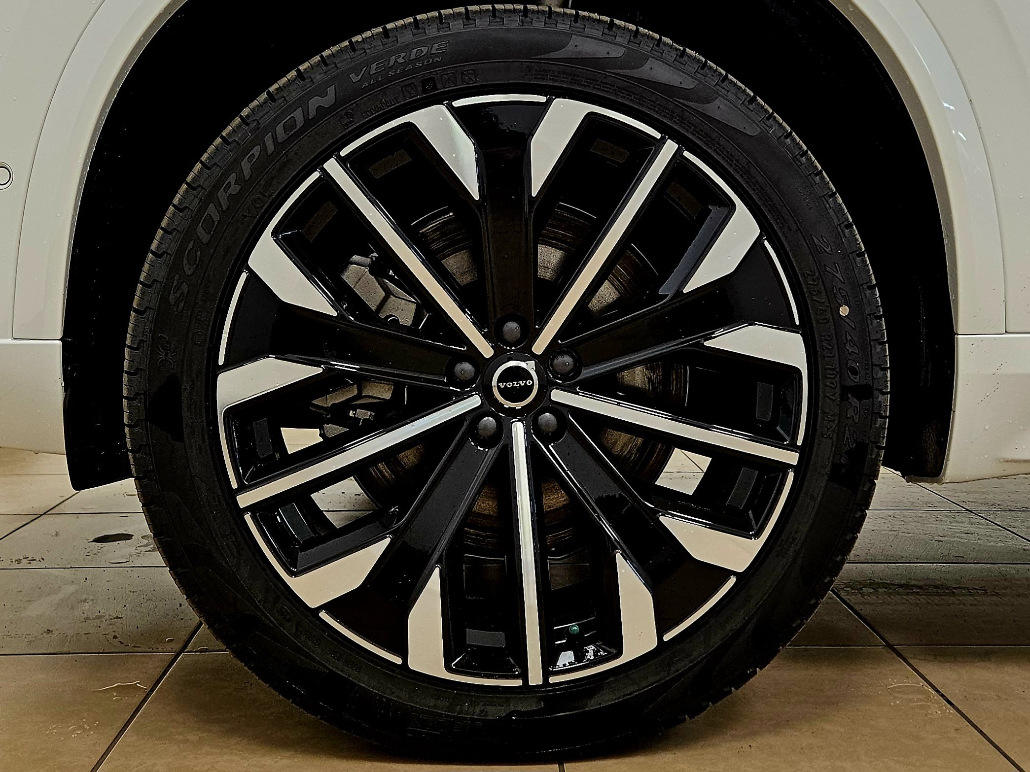 New 2026 Volvo XC90 T8 Plus w/ Protection Package Premier AWD/4WD image 47
