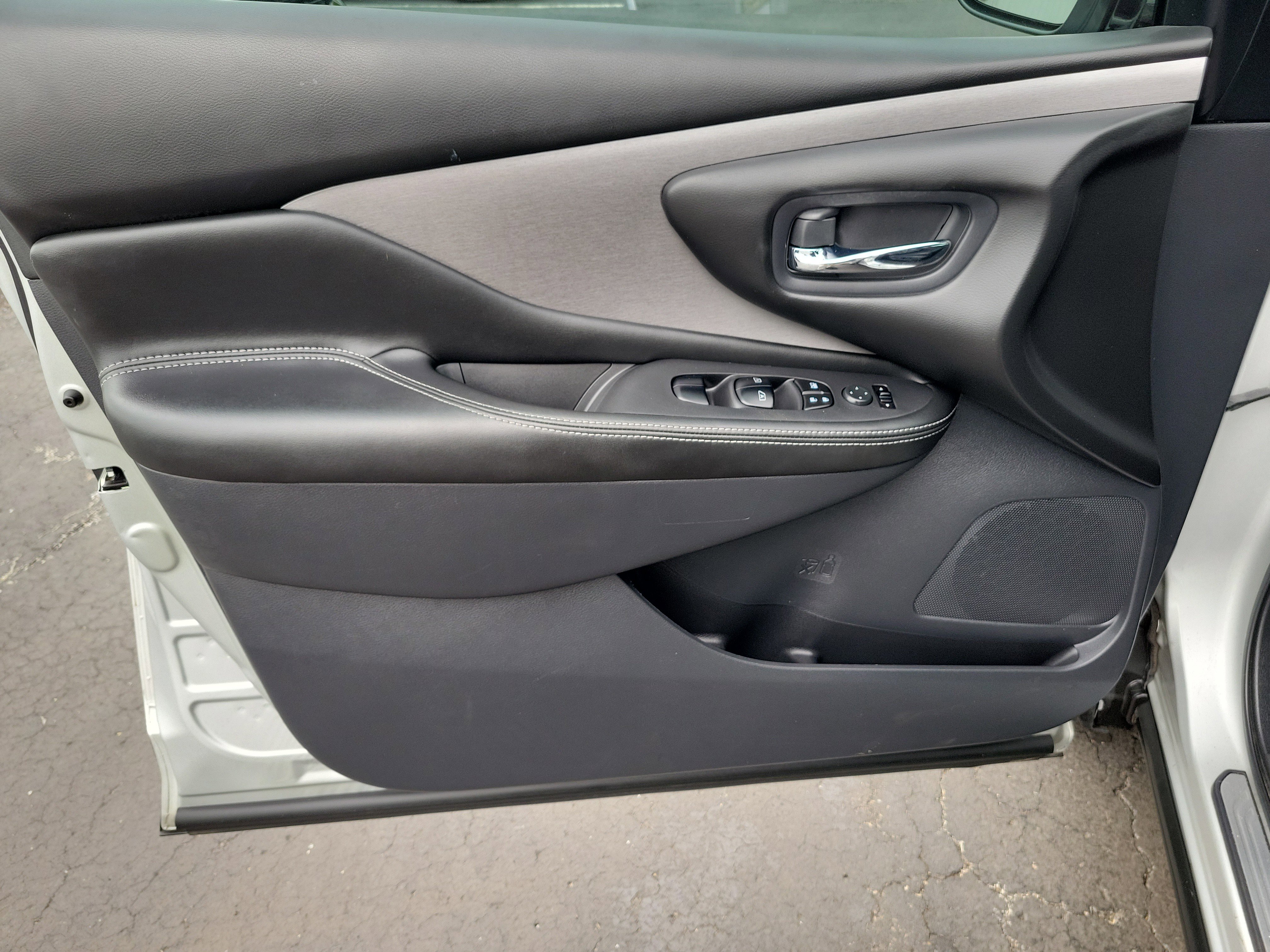 Used 2022 Nissan Murano SV FWD image 18