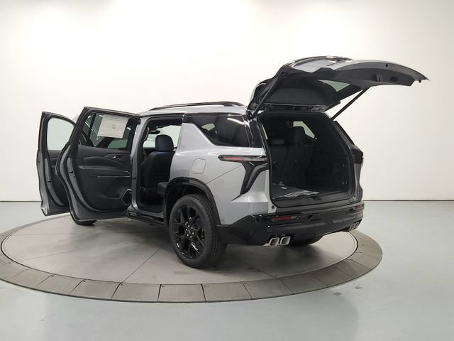 New 2026 Chevrolet Traverse RS w/ LPO, Floor Liner Package FWD image 13