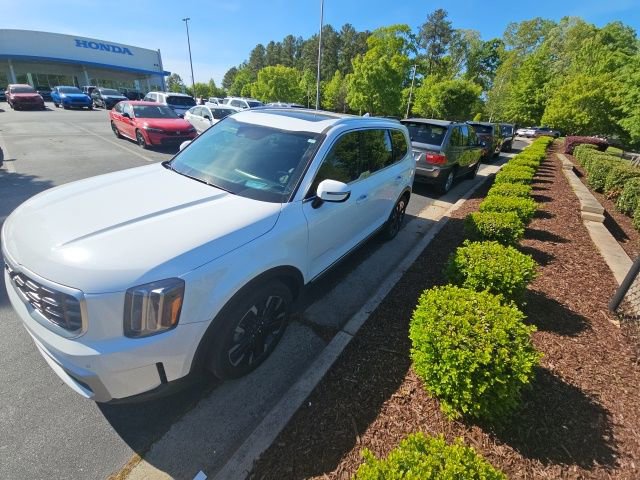 Used 2025 Kia Telluride SX Prestige image 3