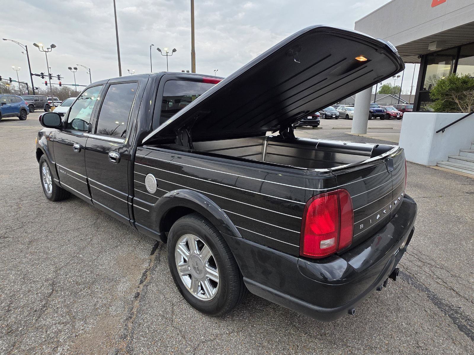 Used 2002 Lincoln Blackwood image 7